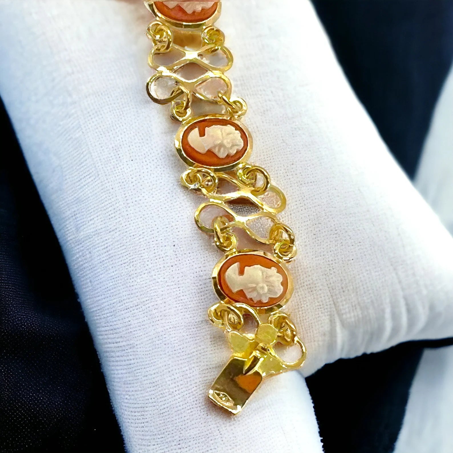 18K Gold Infinity Link Bracelet - Conch Shell Cameo
