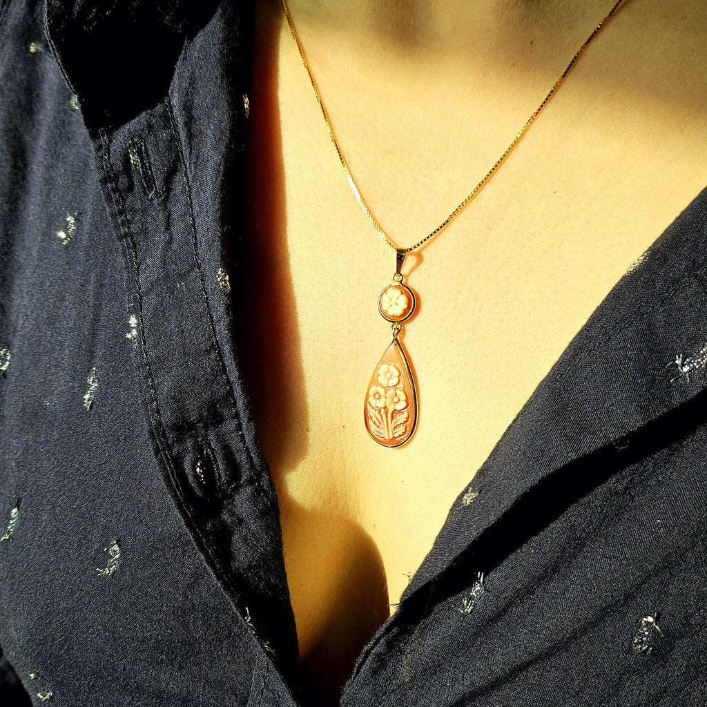 Fleur | 14kt Gold  Tear Drop Pendant