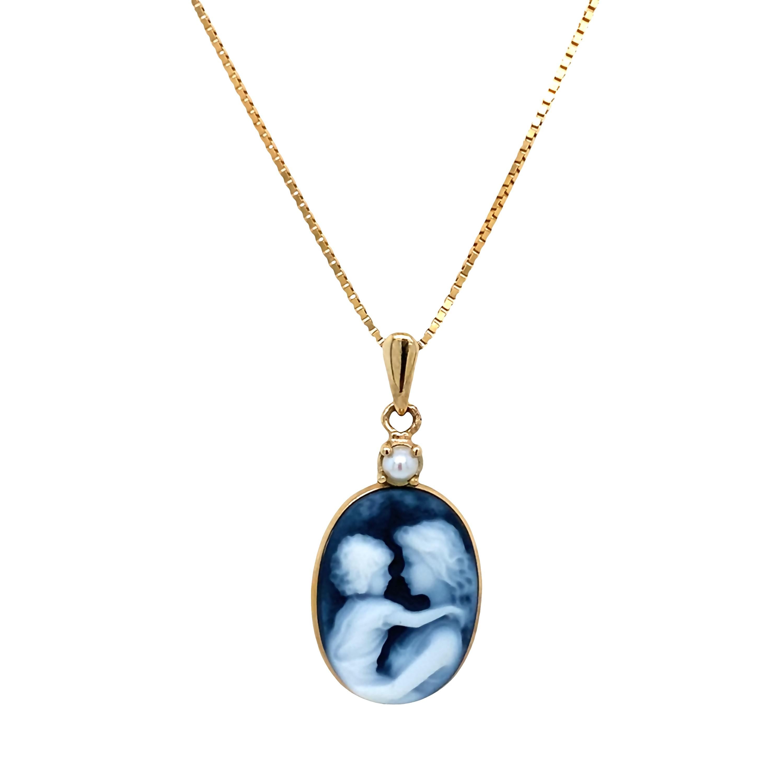 Mother and Child | 10 kt Gold and Birthstone Pendant