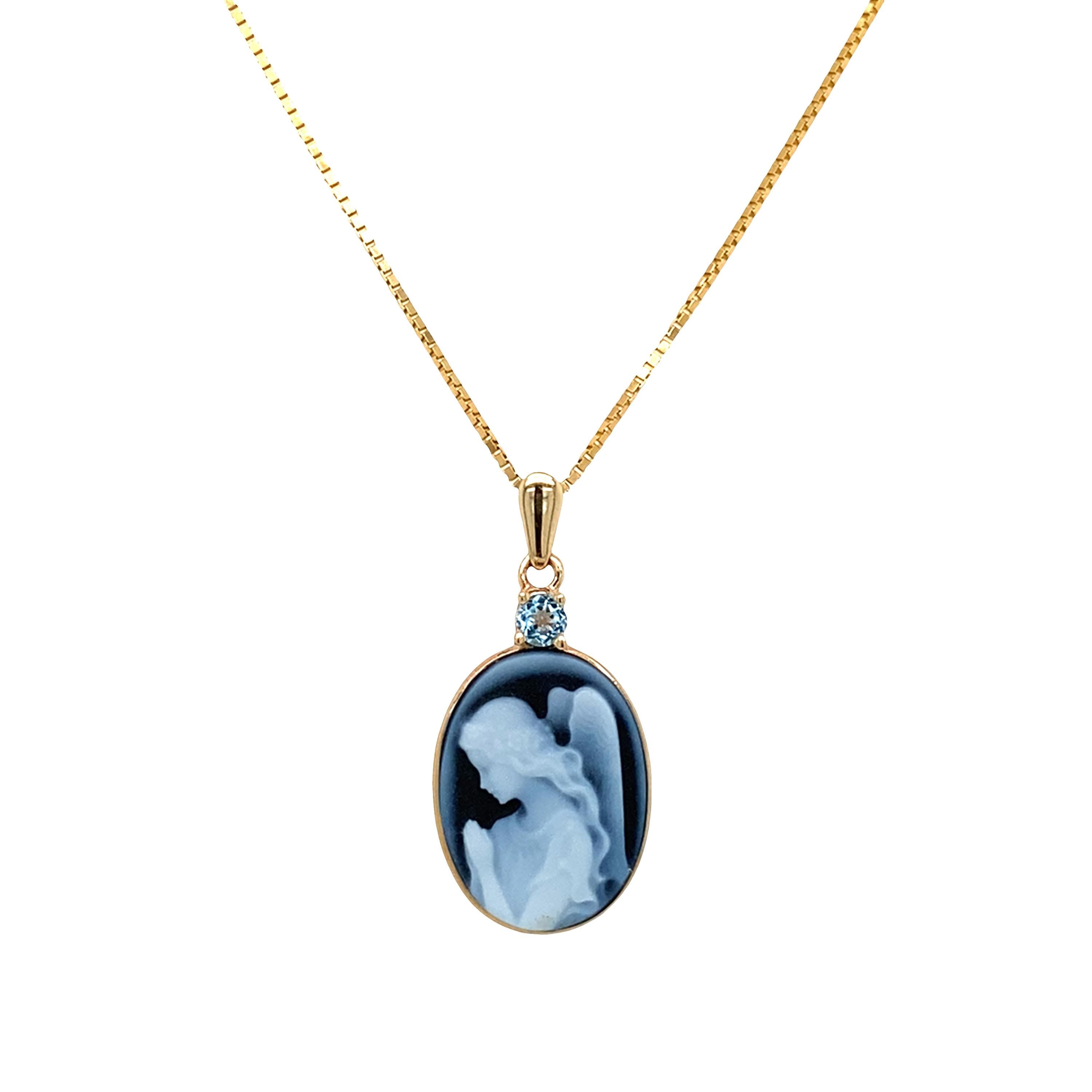 Wings of Love | 10 kt Gold and Birthstone Pendant