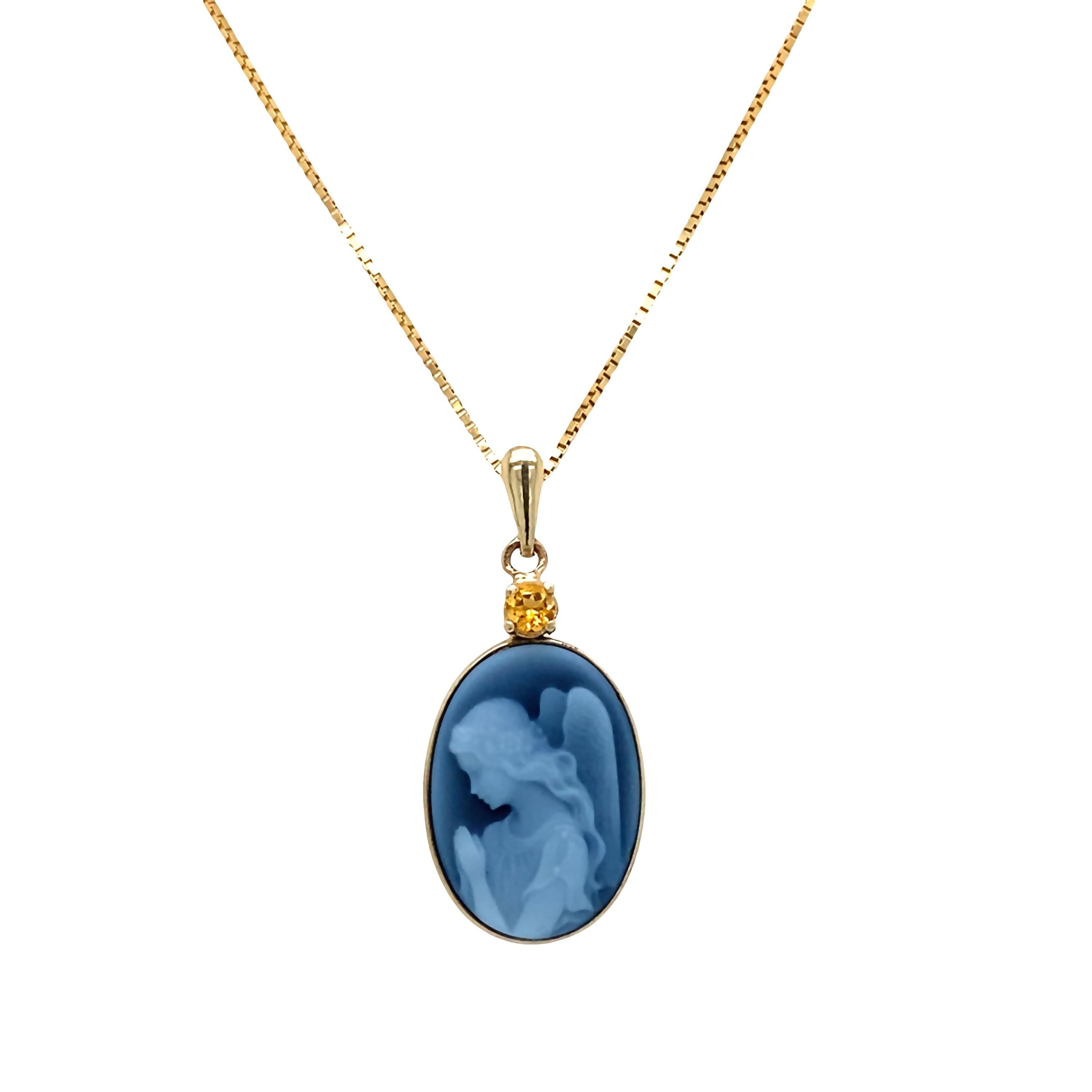 Wings of Love | 10 kt Gold and Birthstone Pendant