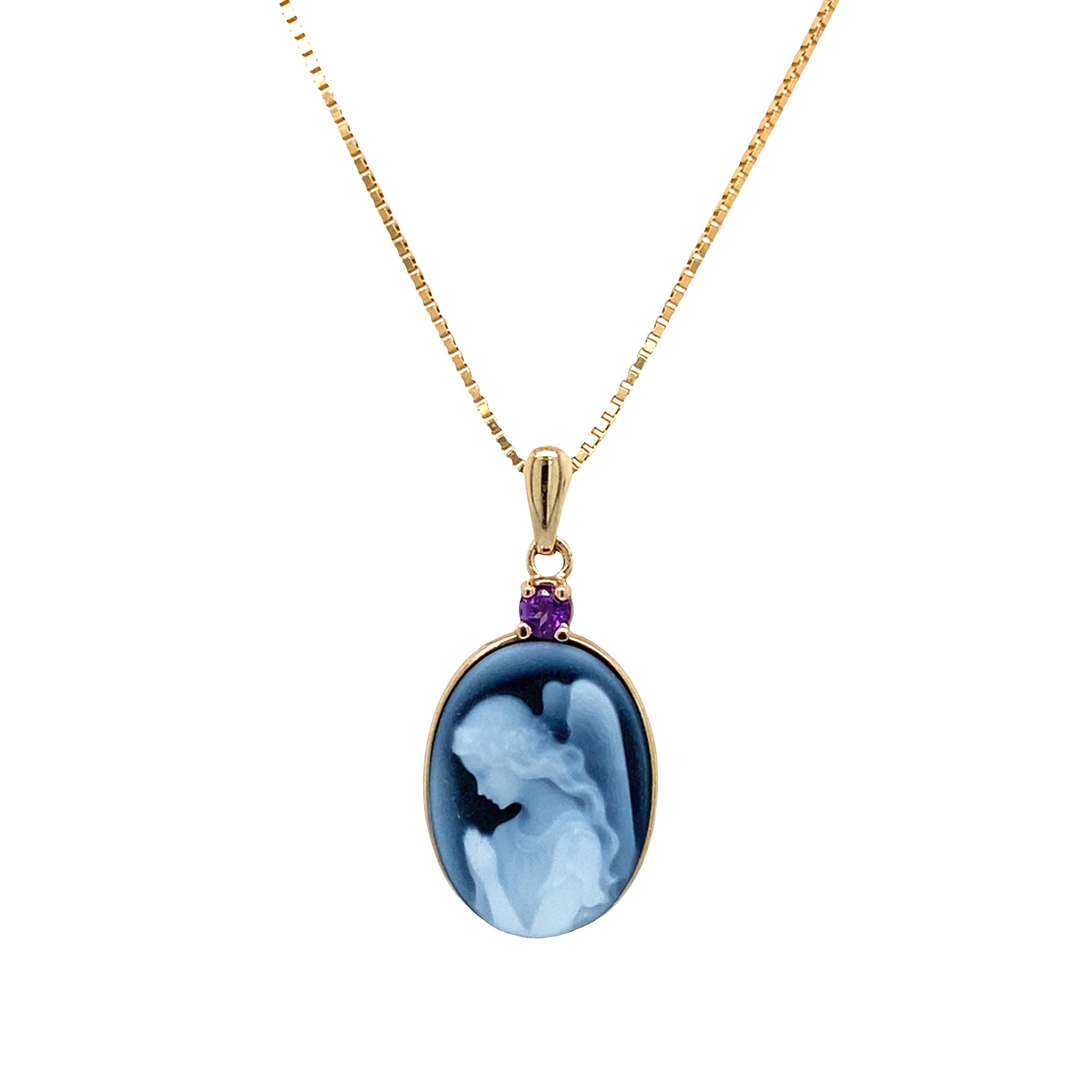 Wings of Love | 10 kt Gold and Birthstone Pendant