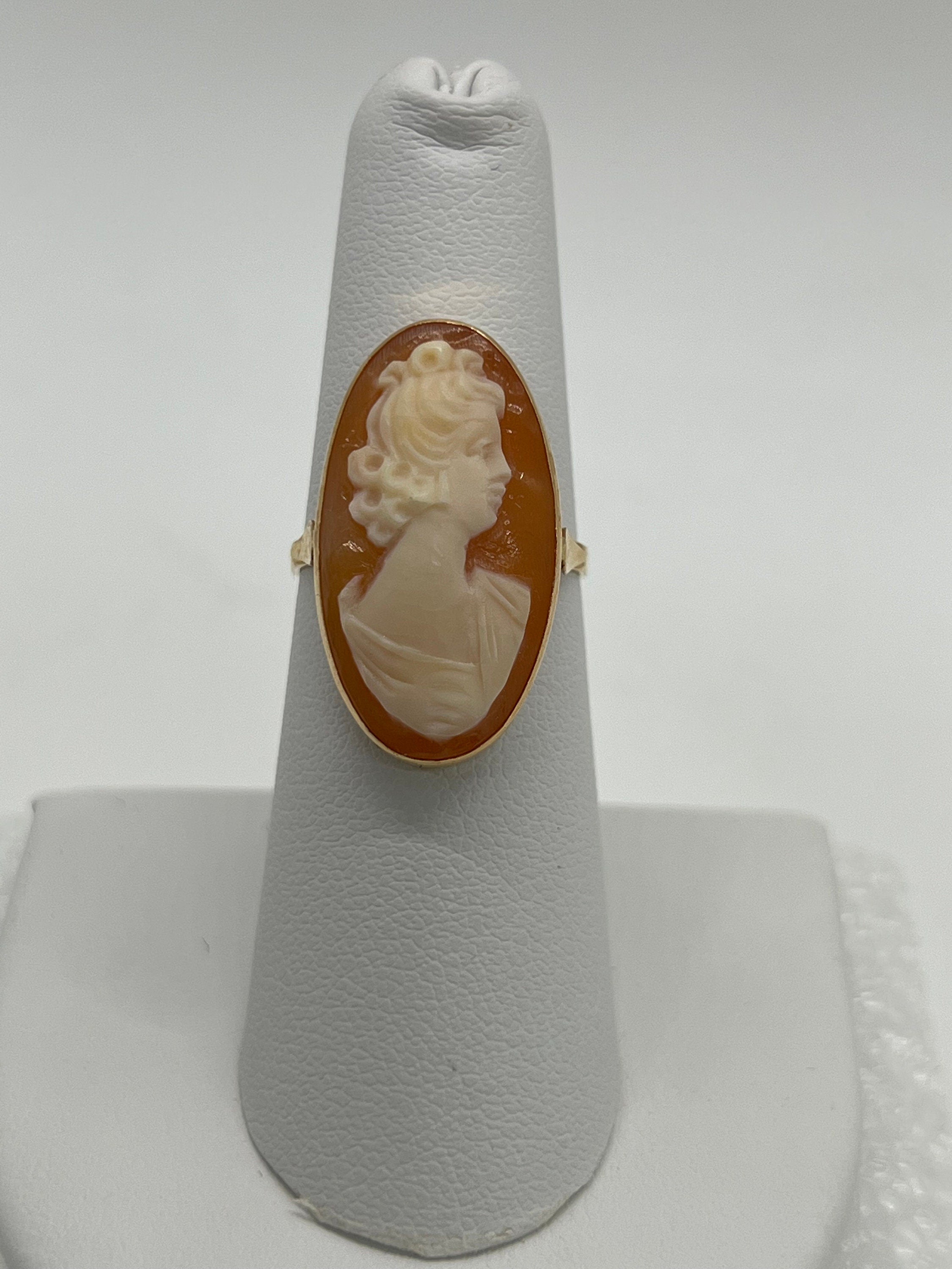 Gold Victorian figure 14K Conch Shell Cameo Ring